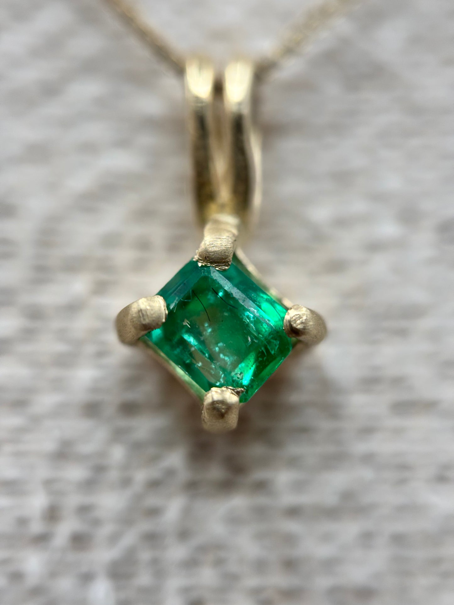 14k Yellow Gold Asscher-Cut Colombian Emerald Pendant with 18" Box Chain - 0.17 ct
