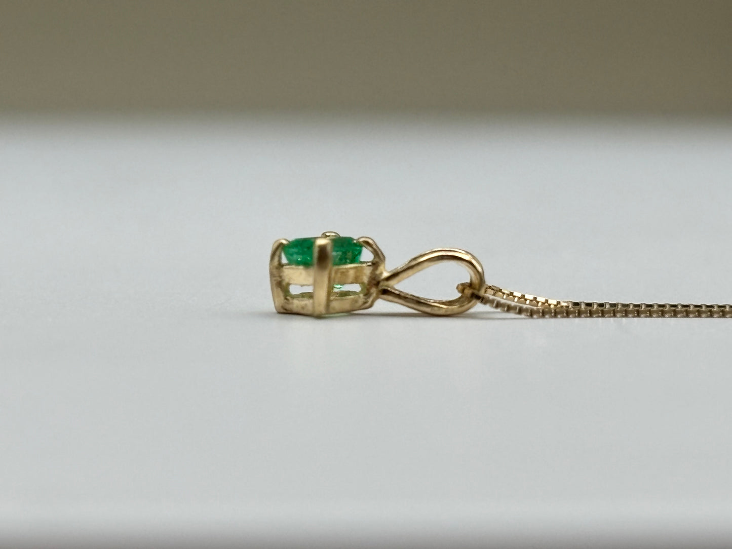 14k Yellow Gold Asscher-Cut Colombian Emerald Pendant with 18" Box Chain - 0.17 ct