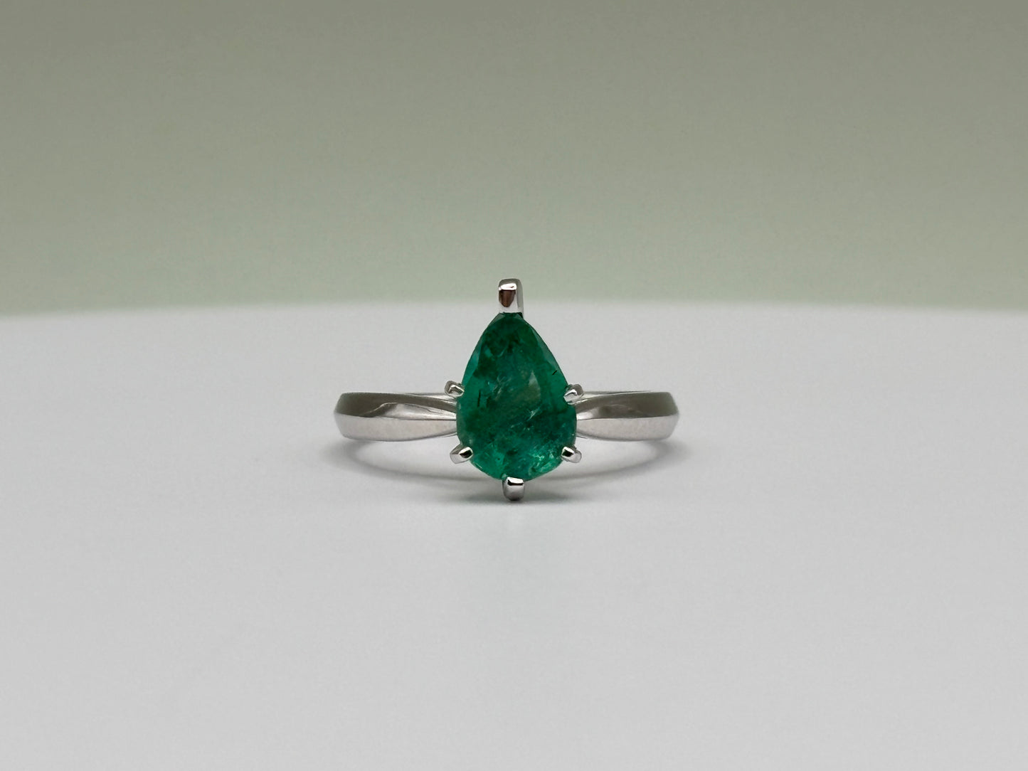 14k White Gold Pear-Cut Colombian Emerald - 1.64 cttw
