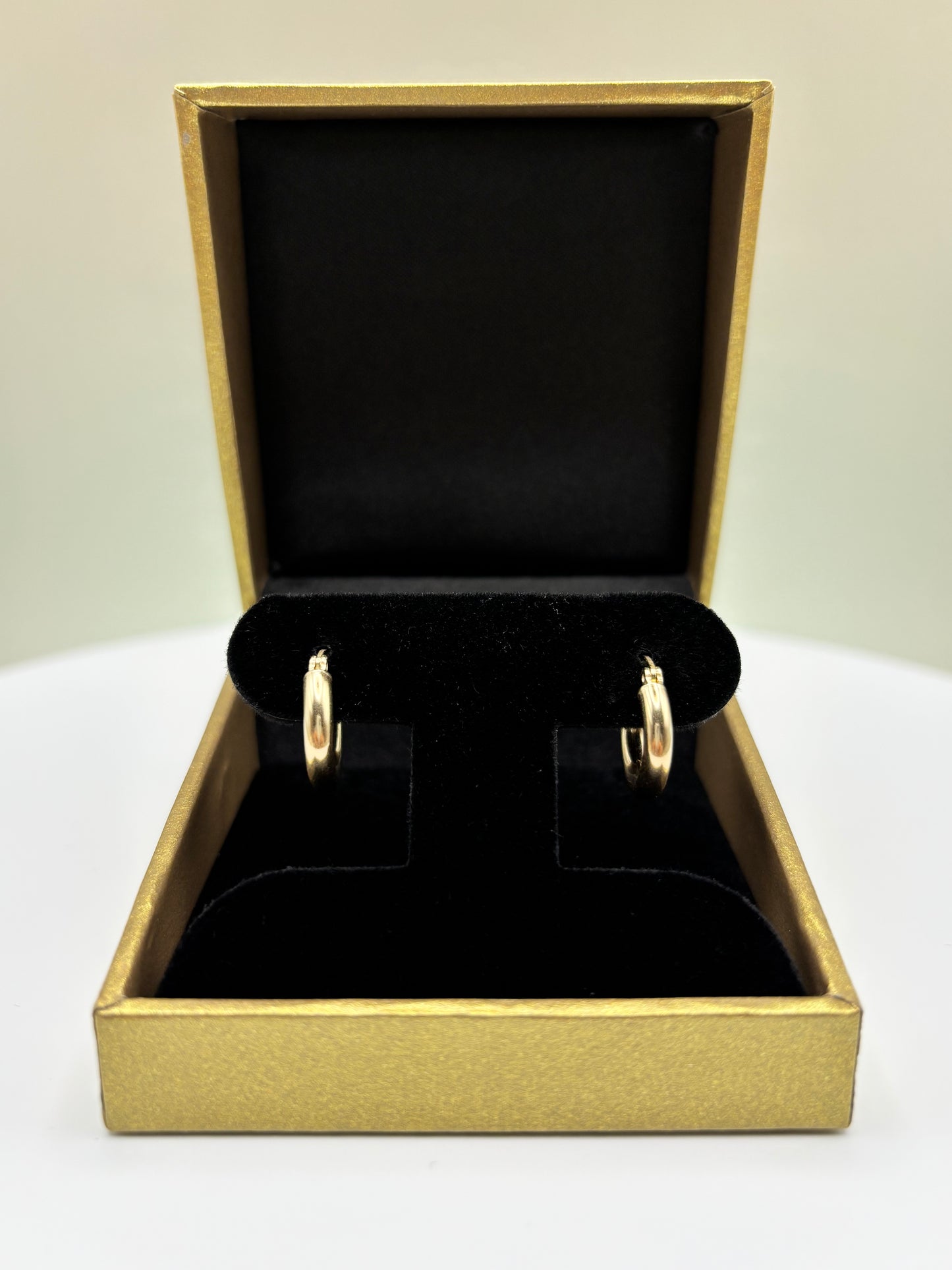 14k Yellow Gold Classic Hoop Earrings