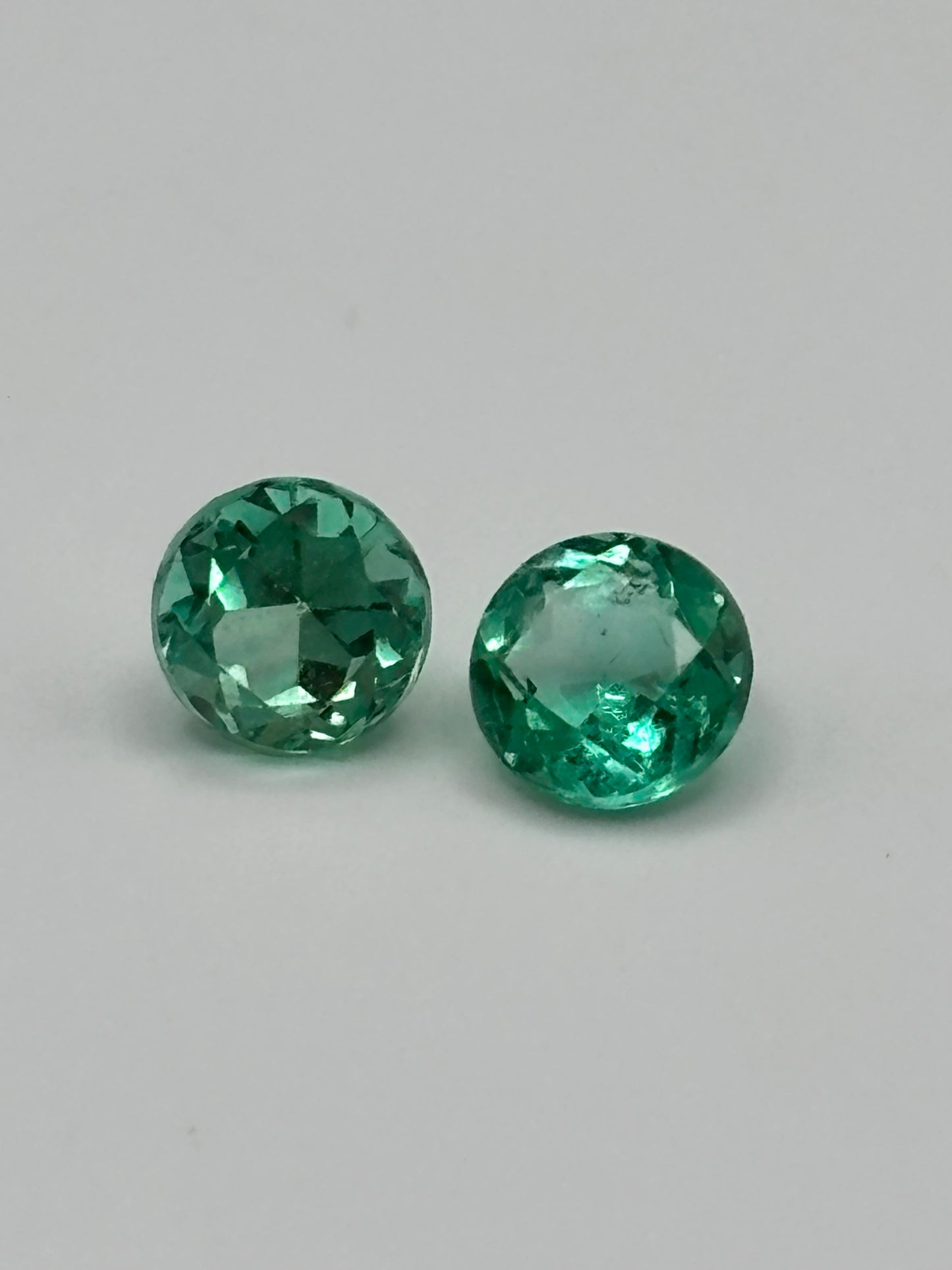 14k Yellow Gold Round Colombian Emerald Stud Earrings - 0.38 cttw