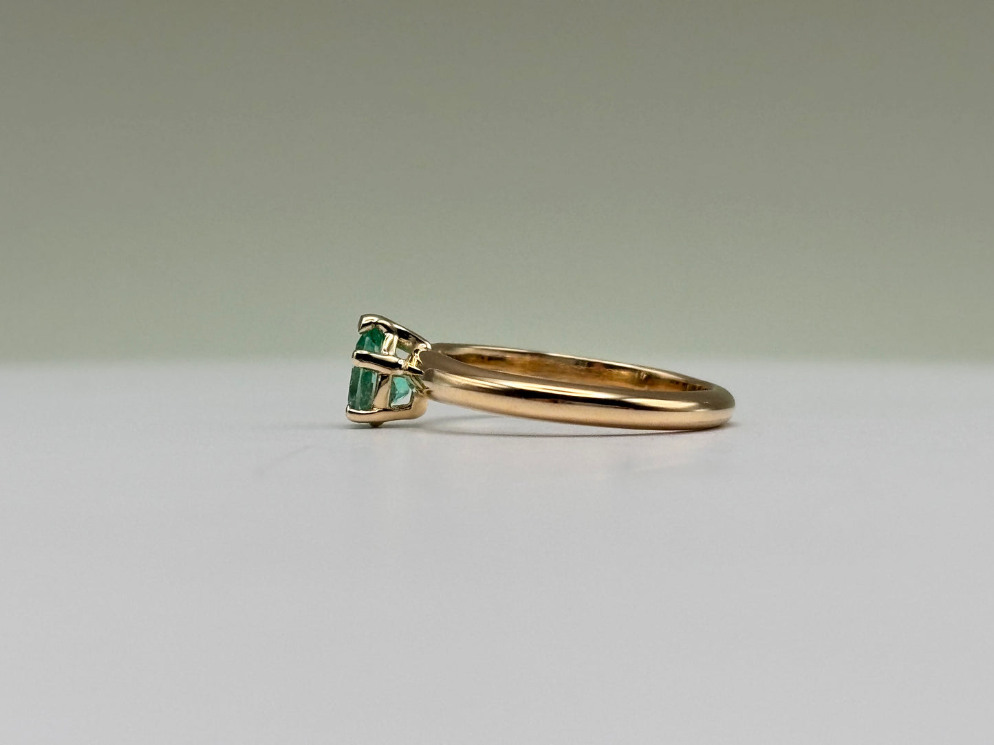 14k Yellow Gold Pear-Cut Colombian Emerald Solitaire Ring - 0.32 cttw