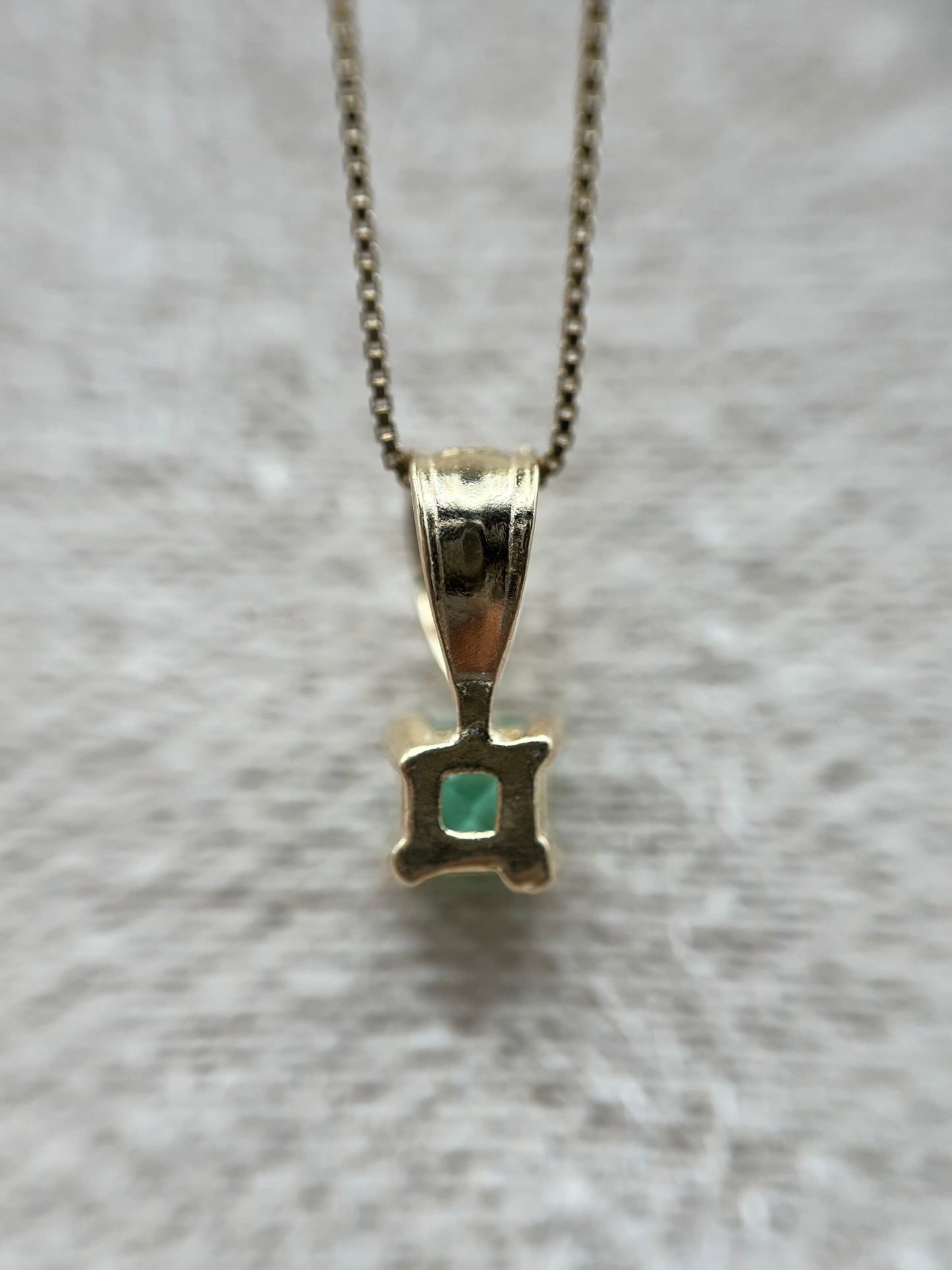 14k Yellow Gold Asscher-Cut Colombian Emerald Pendant with 18" Box Chain - 0.16 ct