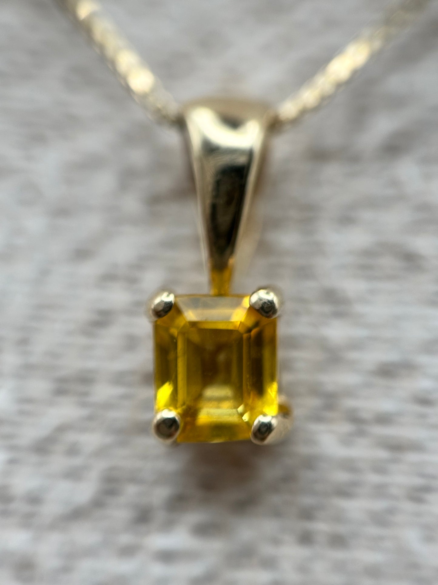 14k Yellow Gold Emerald-Cut Natural Yellow Ceylon Sapphire with 18" Box Chain - 0.16 ct