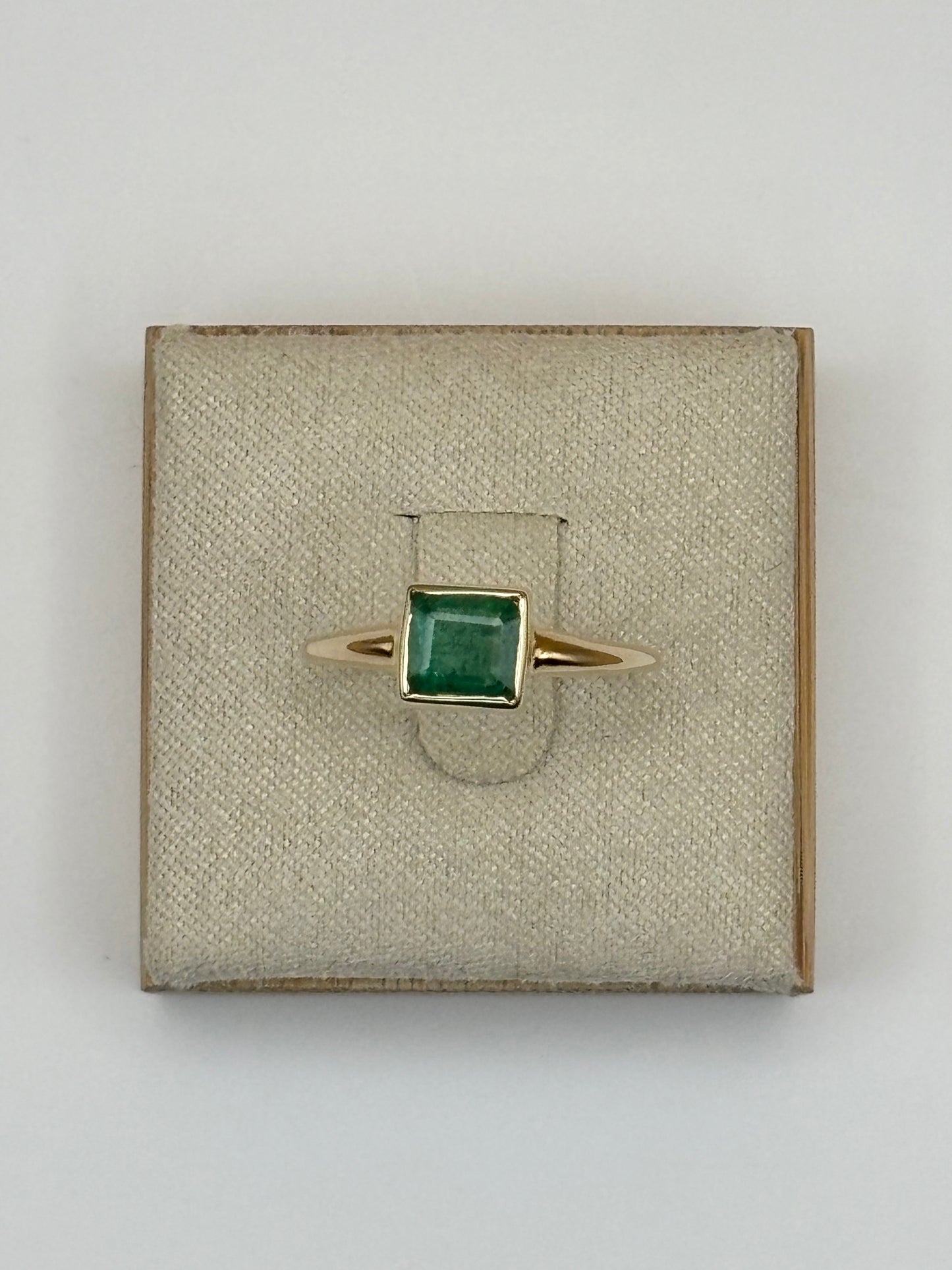 14k Yellow Gold Bezel-Set Colombian Emerald Ring - 1.14 cttw