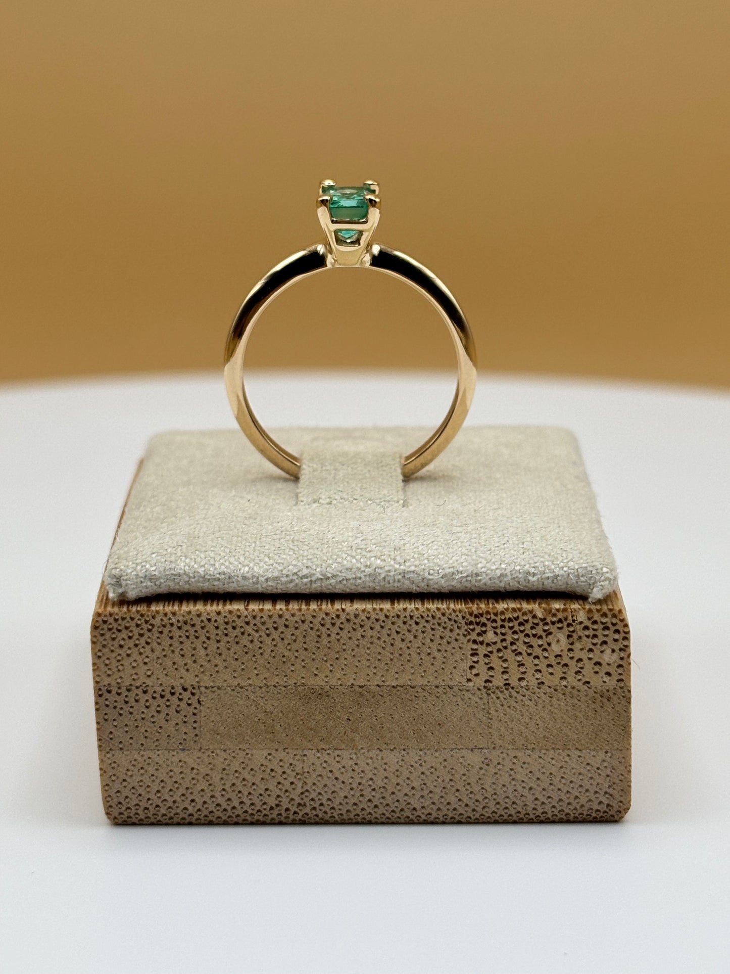 14k Yellow Gold Natural Emerald Solitaire Ring - 0.48 cttw