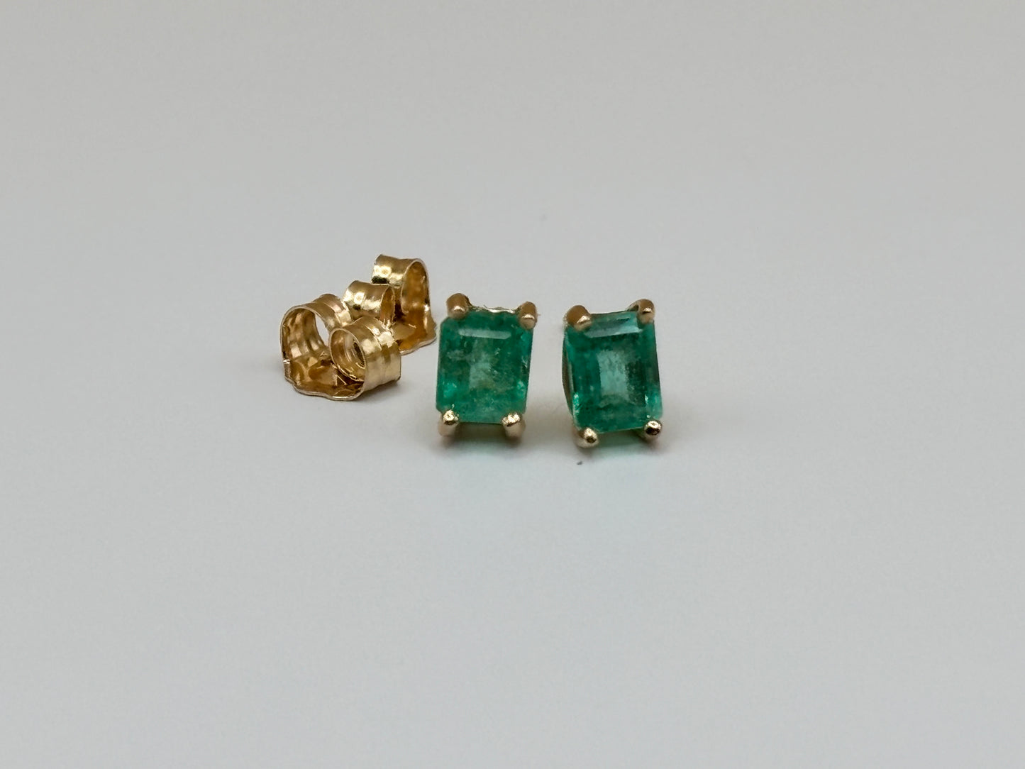 14k Yellow Gold Emerald-Cut Emerald Stud Earrings - 0.77 cttw