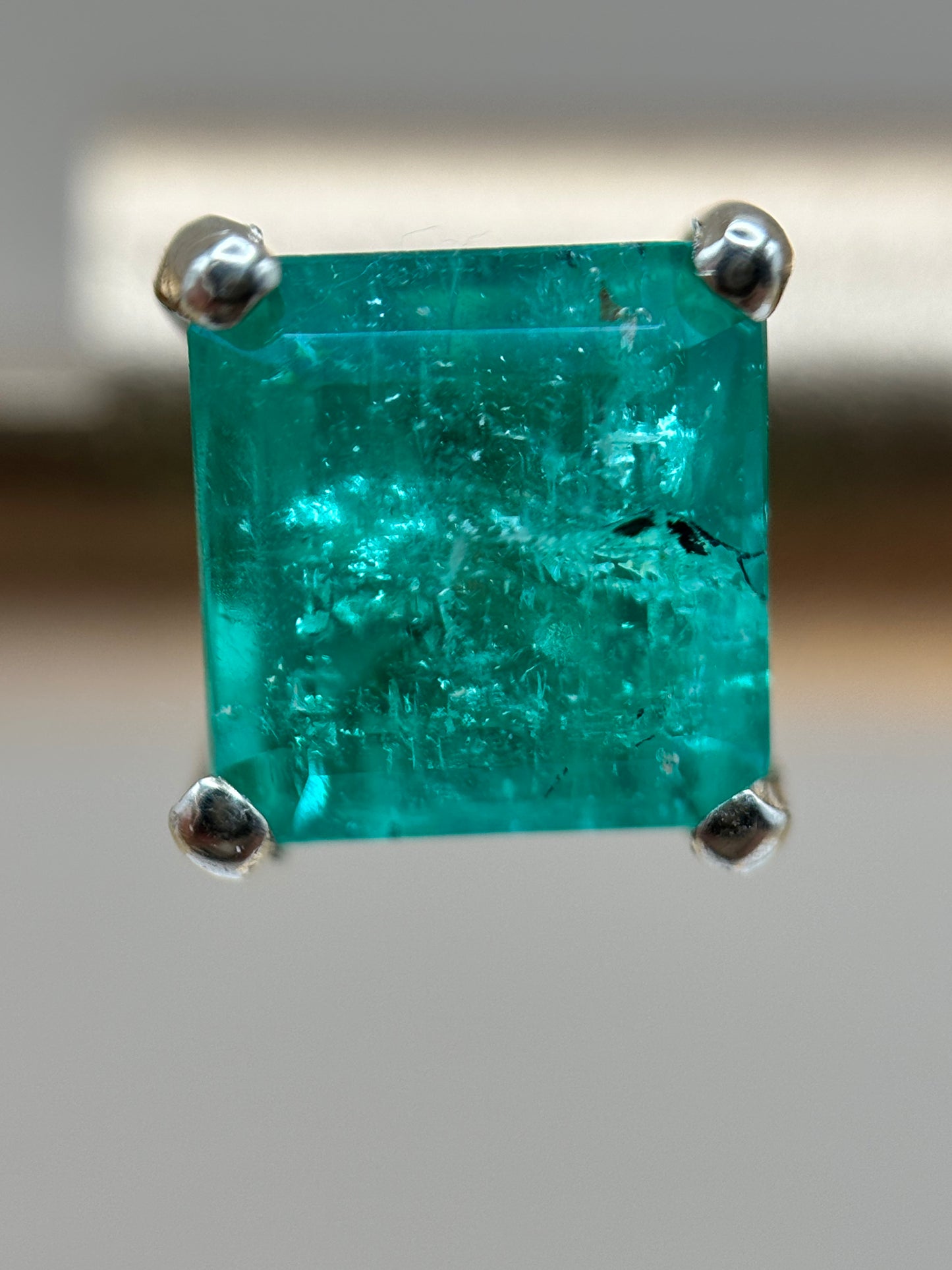14k Yellow Gold Square-Cut Colombian Emerald Stud Earrings - 1.24 cttw