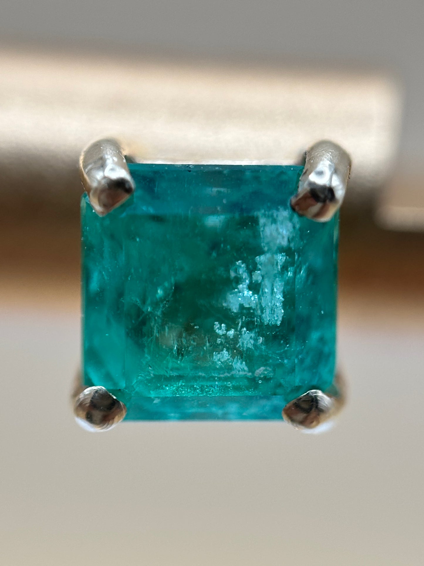 14k Yellow Gold Square-Cut Colombian Emerald Stud Earrings - 1.24 cttw