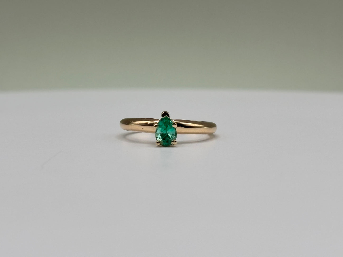 14k Yellow Gold Pear-Cut Colombian Emerald Solitaire Ring - 0.32 cttw
