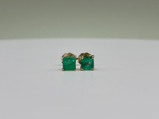 14k Yellow Gold Square-Cut Colombian Emerald Stud Earrings - 1.24 cttw