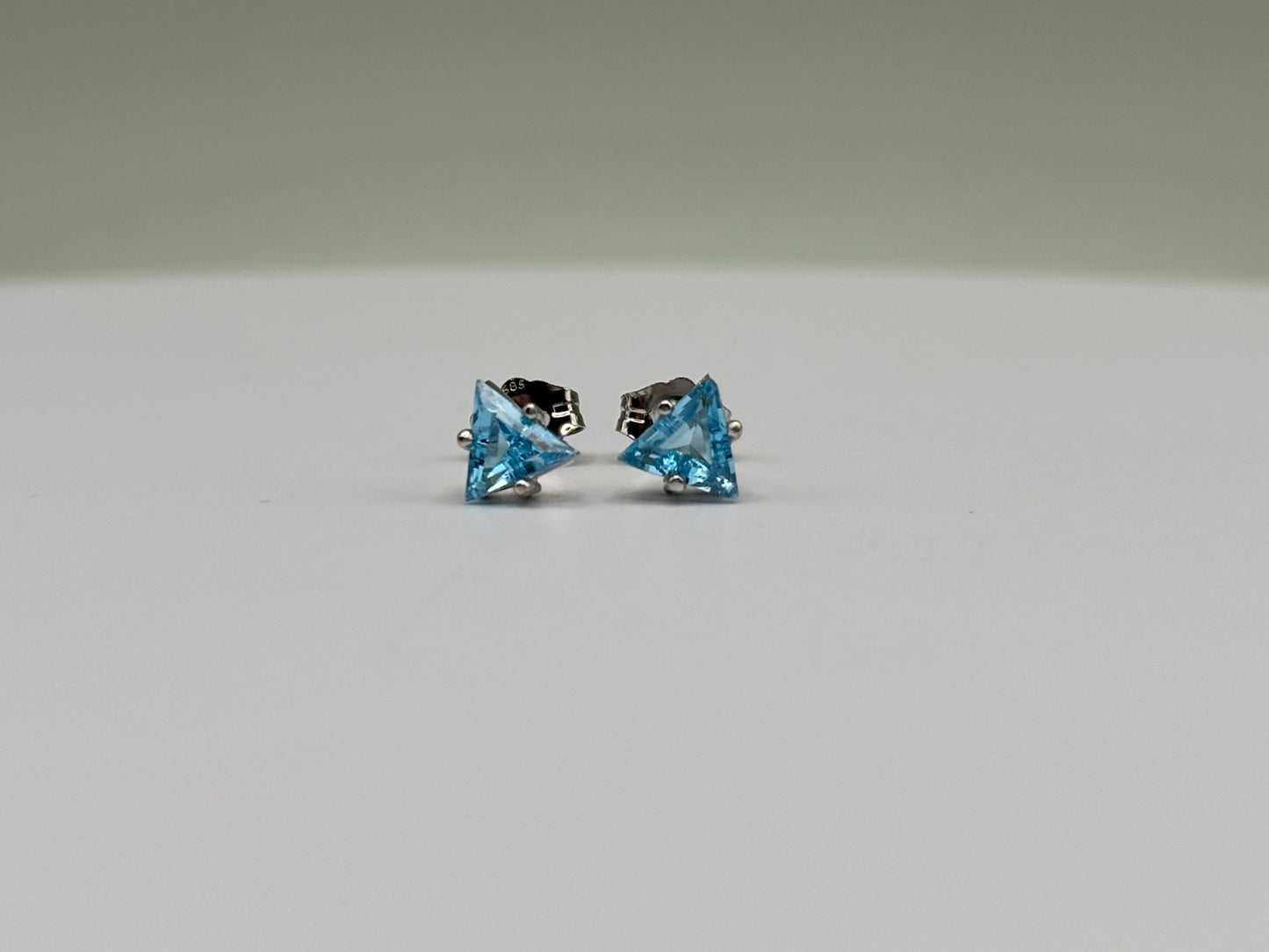 14k White Gold Natural Swiss Blue Topaz Studs - 1.05 cttw