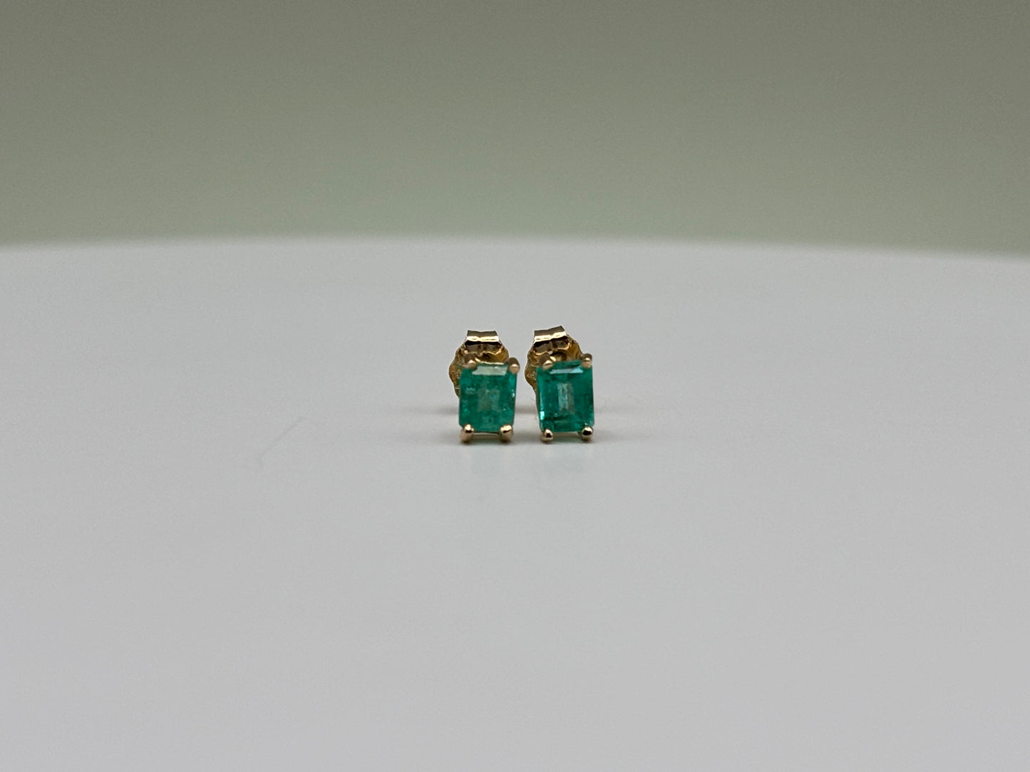 14k Yellow Gold Emerald-Cut Emerald Stud Earrings - 0.77 cttw