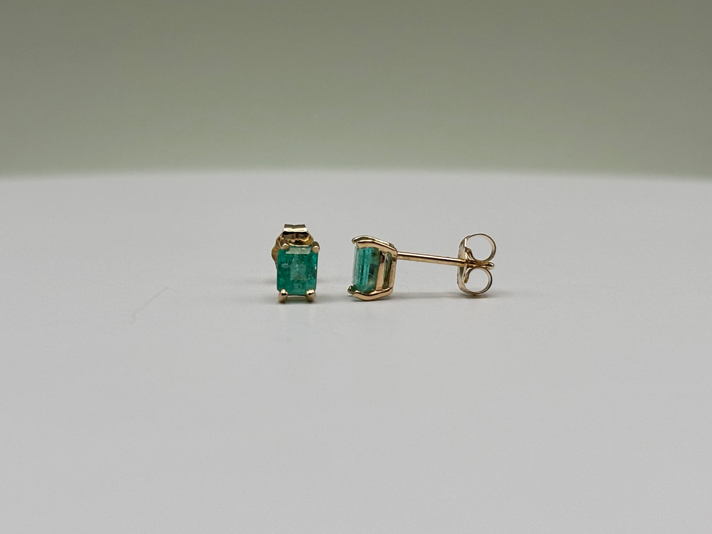 14k Yellow Gold Emerald-Cut Emerald Stud Earrings - 0.77 cttw