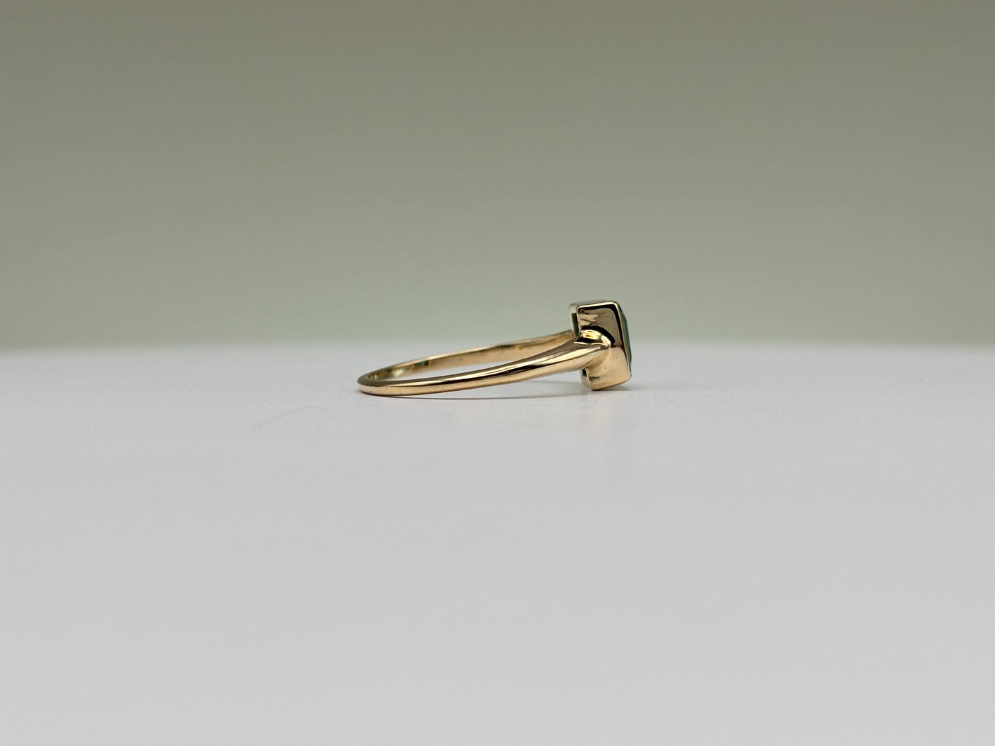14k Yellow Gold Bezel-Set Colombian Emerald Ring - 1.14 cttw
