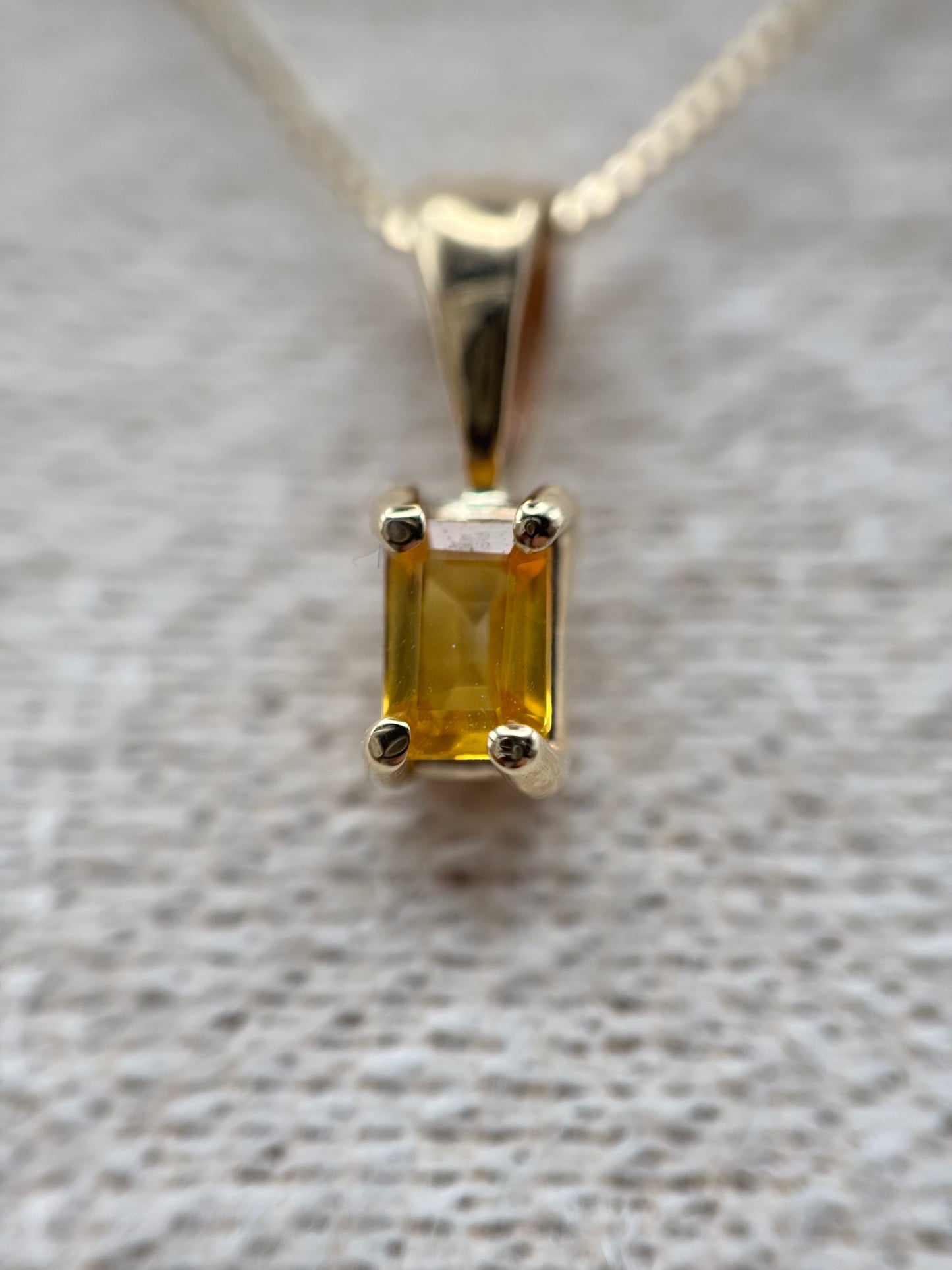 14k Yellow Gold Emerald-Cut Natural Yellow Ceylon Sapphire with 18" Box Chain - 0.20 ct