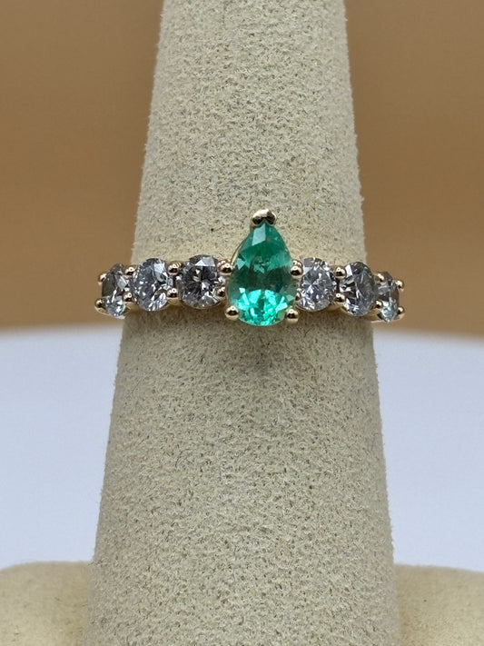 14k Yellow Gold Pear-Cut Colombian Emerald & Diamond Ring - 1.80 cttw