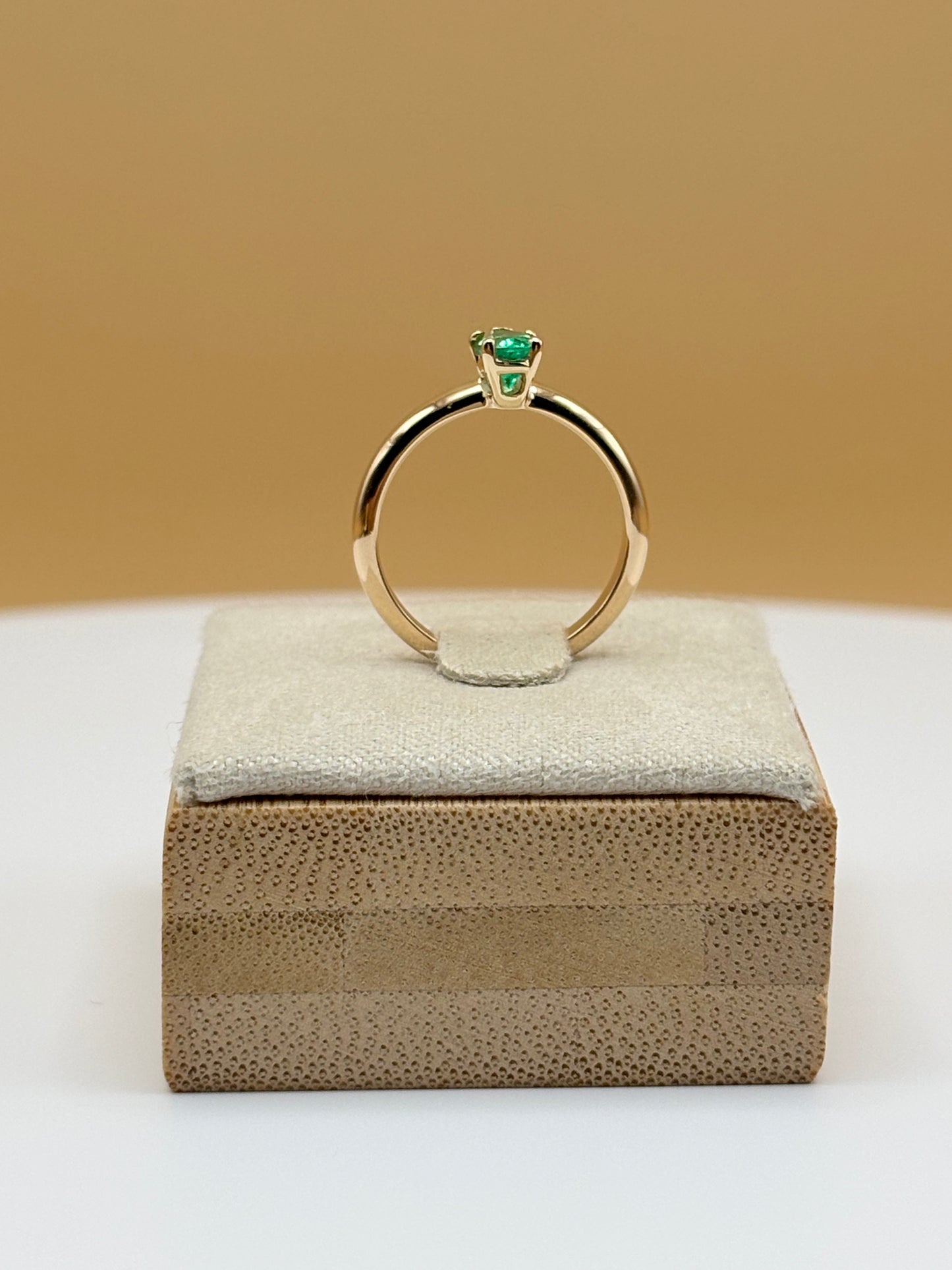 14k Yellow Gold Pear-Cut Colombian Emerald Solitaire Ring - 0.32 cttw
