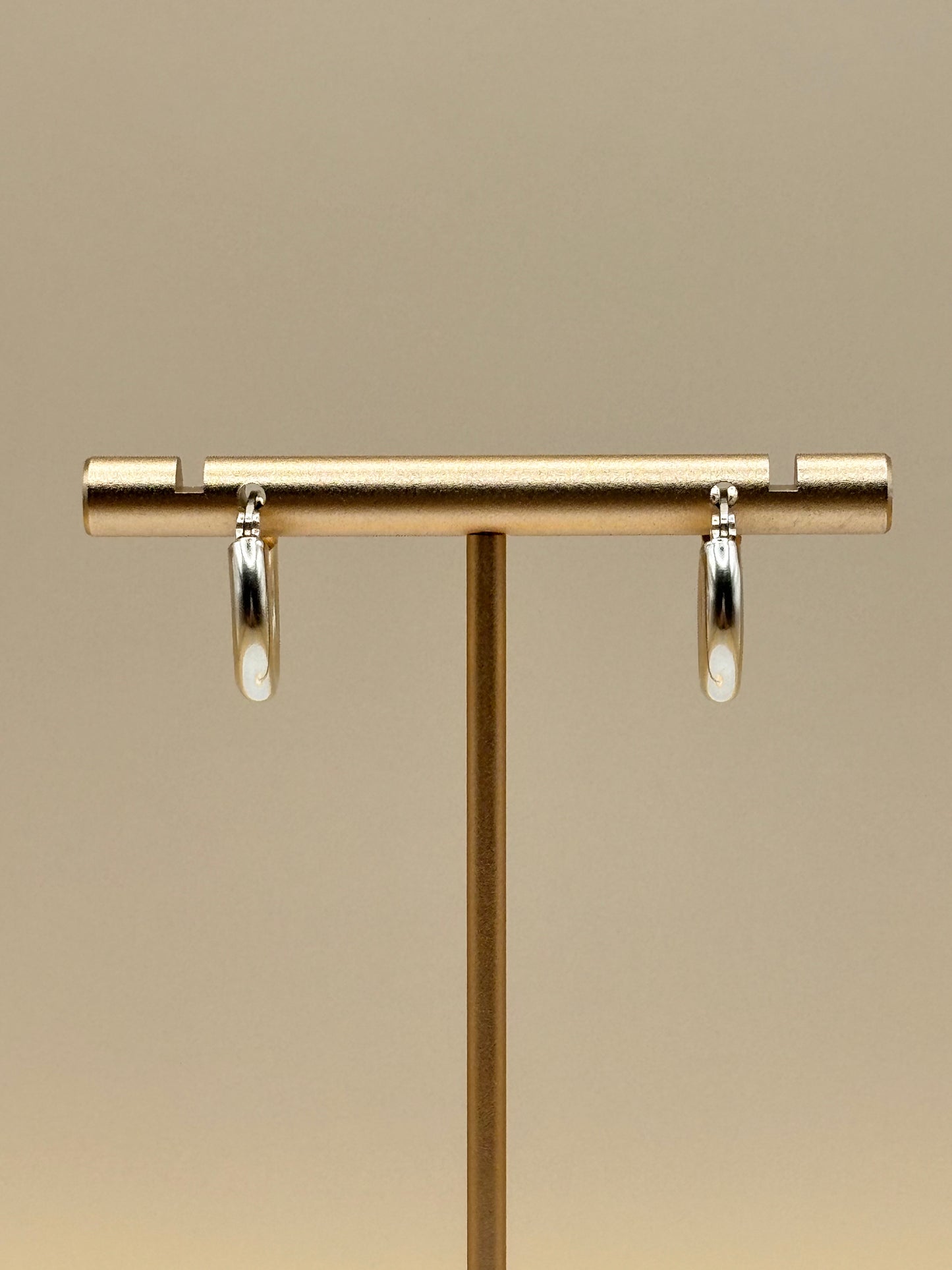 14k Yellow Gold Classic Hoop Earrings