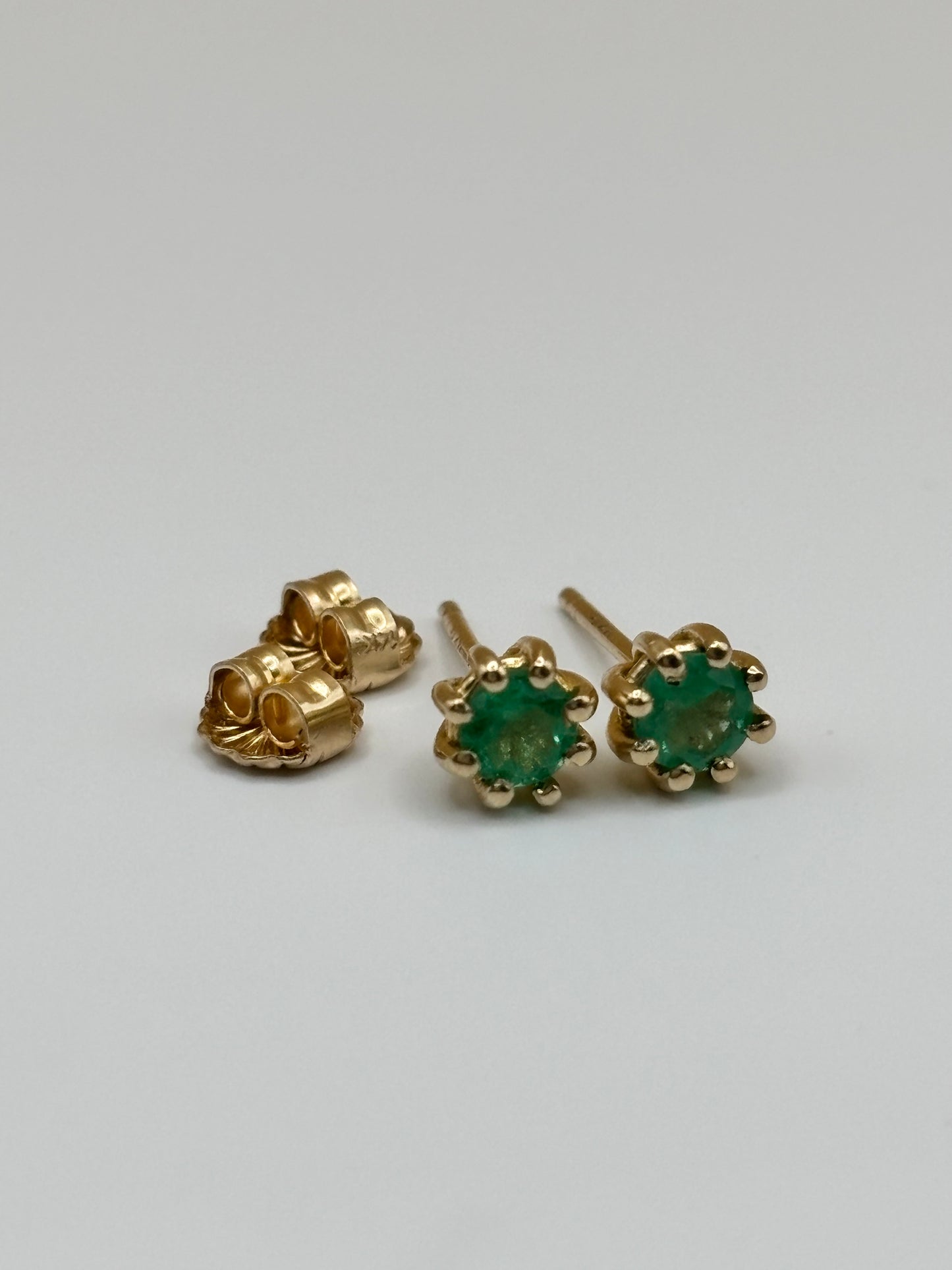 14k Yellow Gold Colombian Emerald Stud Earrings - 0.38 cttw